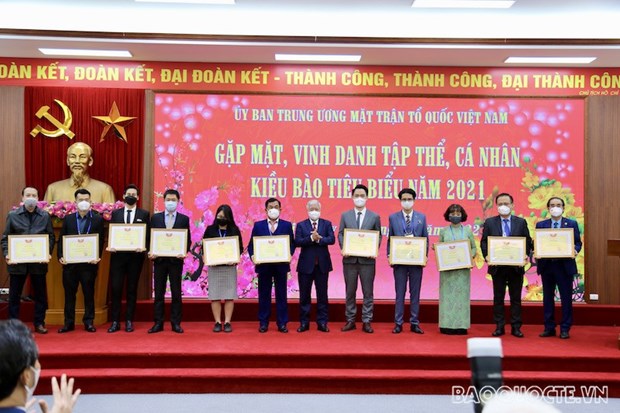 Overseas Vietnamese honoured for contributions to homeland’s COVID-19 combat